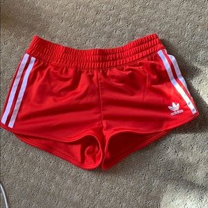 Authentic Adidas 3-striped shorts in XS